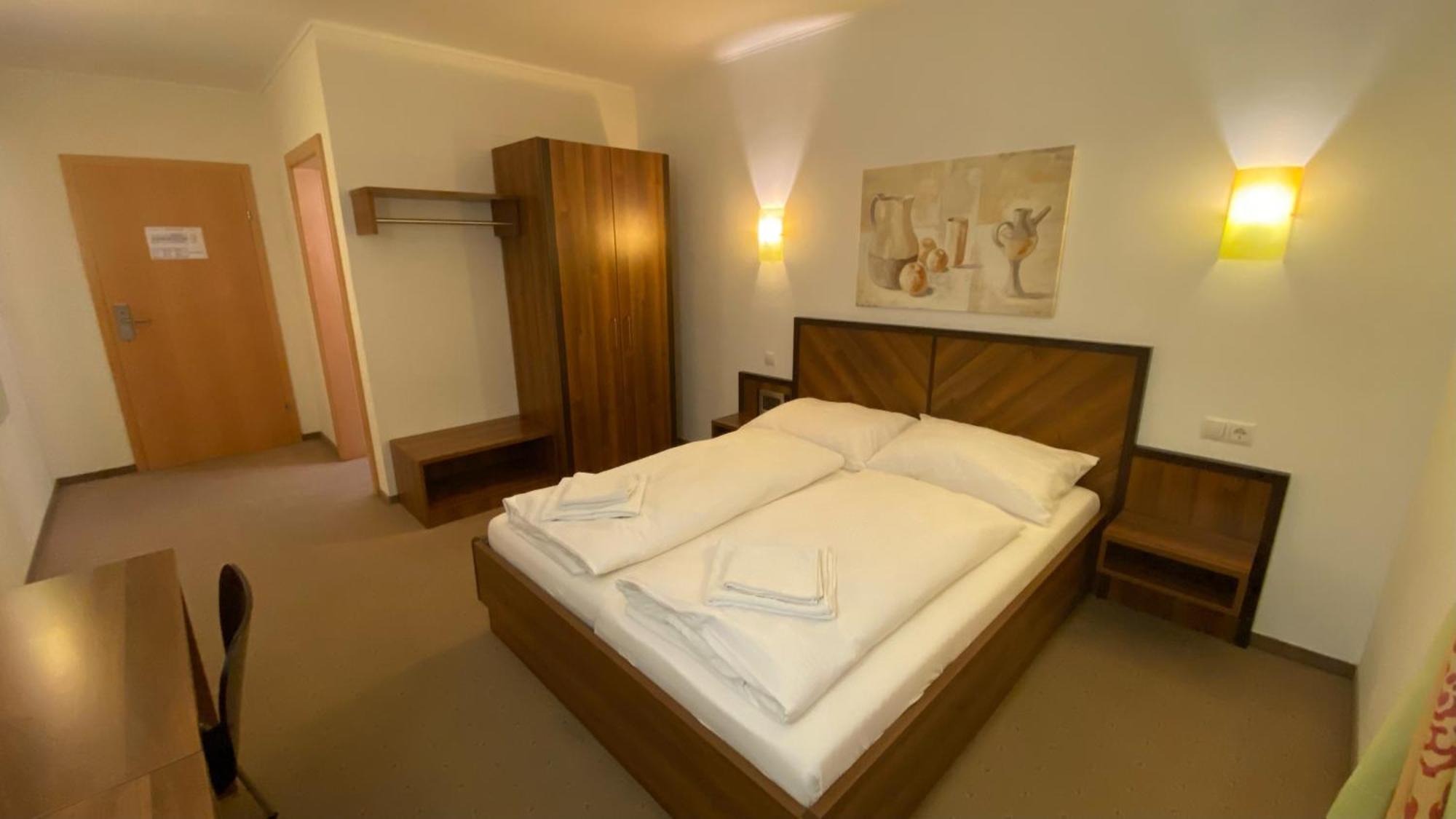 Weinland Hotel Donnerskirchen Bagian luar foto
