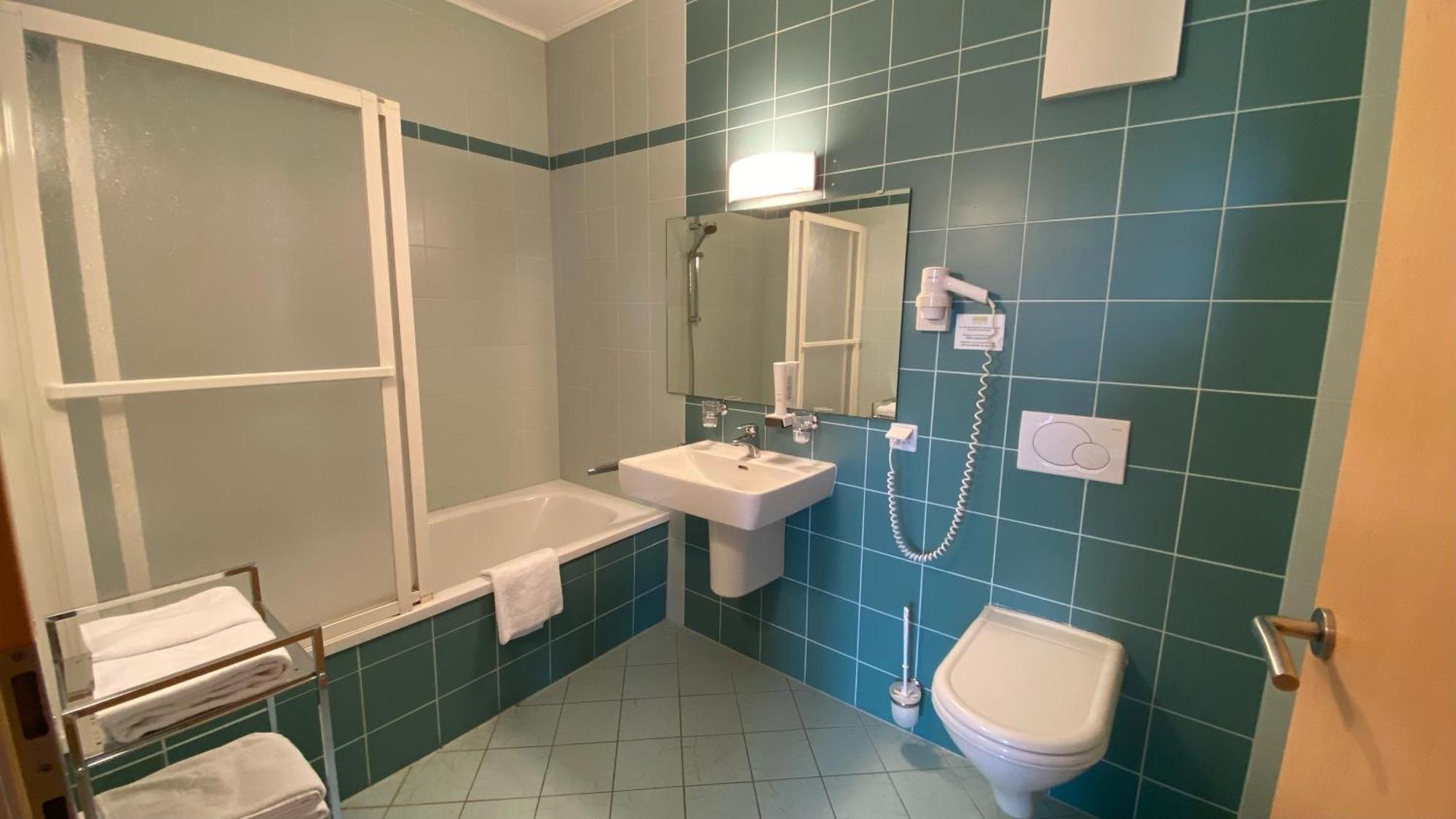 Weinland Hotel Donnerskirchen Bagian luar foto