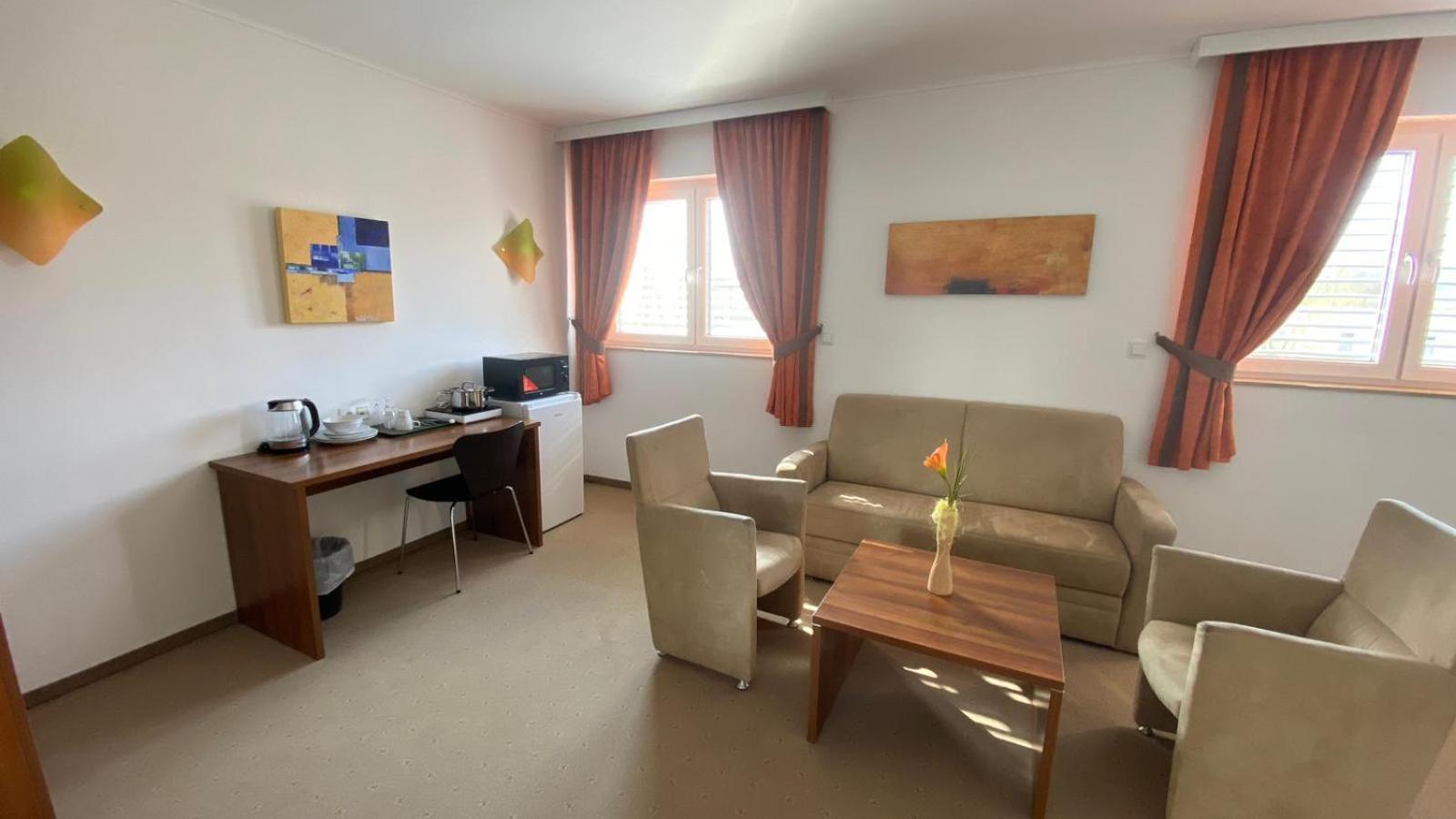 Weinland Hotel Donnerskirchen Ruang foto