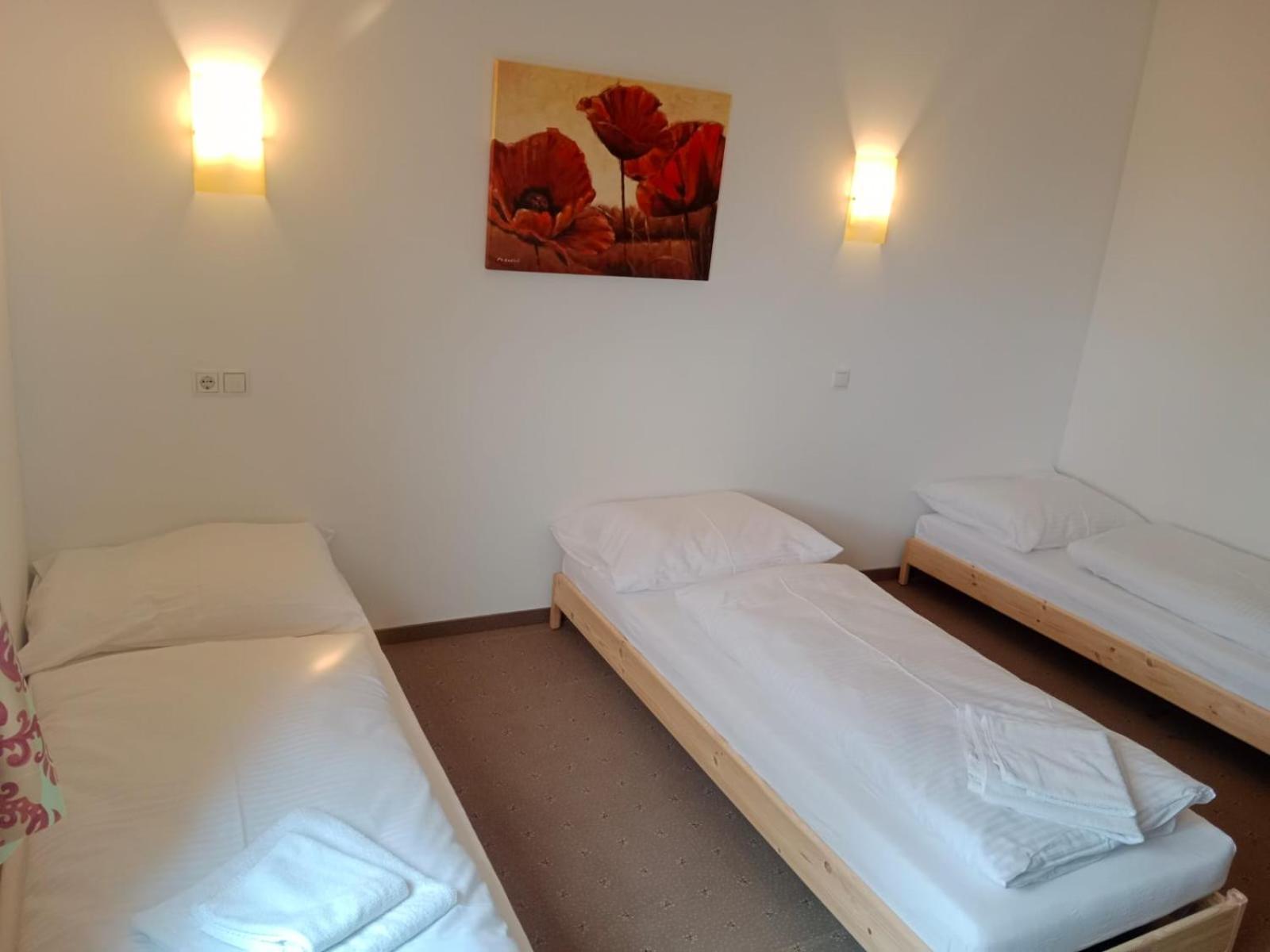Weinland Hotel Donnerskirchen Bagian luar foto
